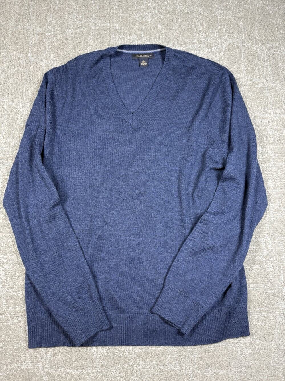 Banana Republic Sweater Mens L Blue V-Neck 100% Merino Wool